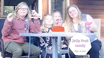 VI TESTER JELLY FRUIT CANDY MED HUBBIE VLOGS