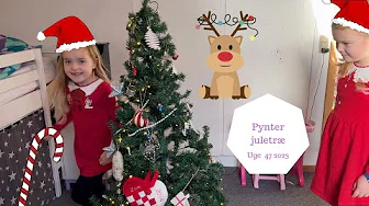 PYNTER JULETRÆ PÅ BØRNEVÆRELSE