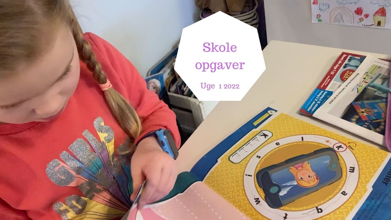 VI LAVER SKOLEOPGAVER OG FREDAGSSLIK