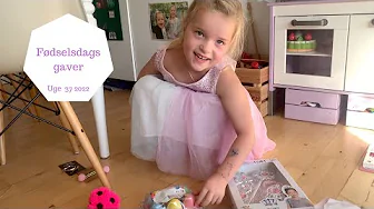 HALEY VISER ALLE SINE FØDSELSDAGSGAVER