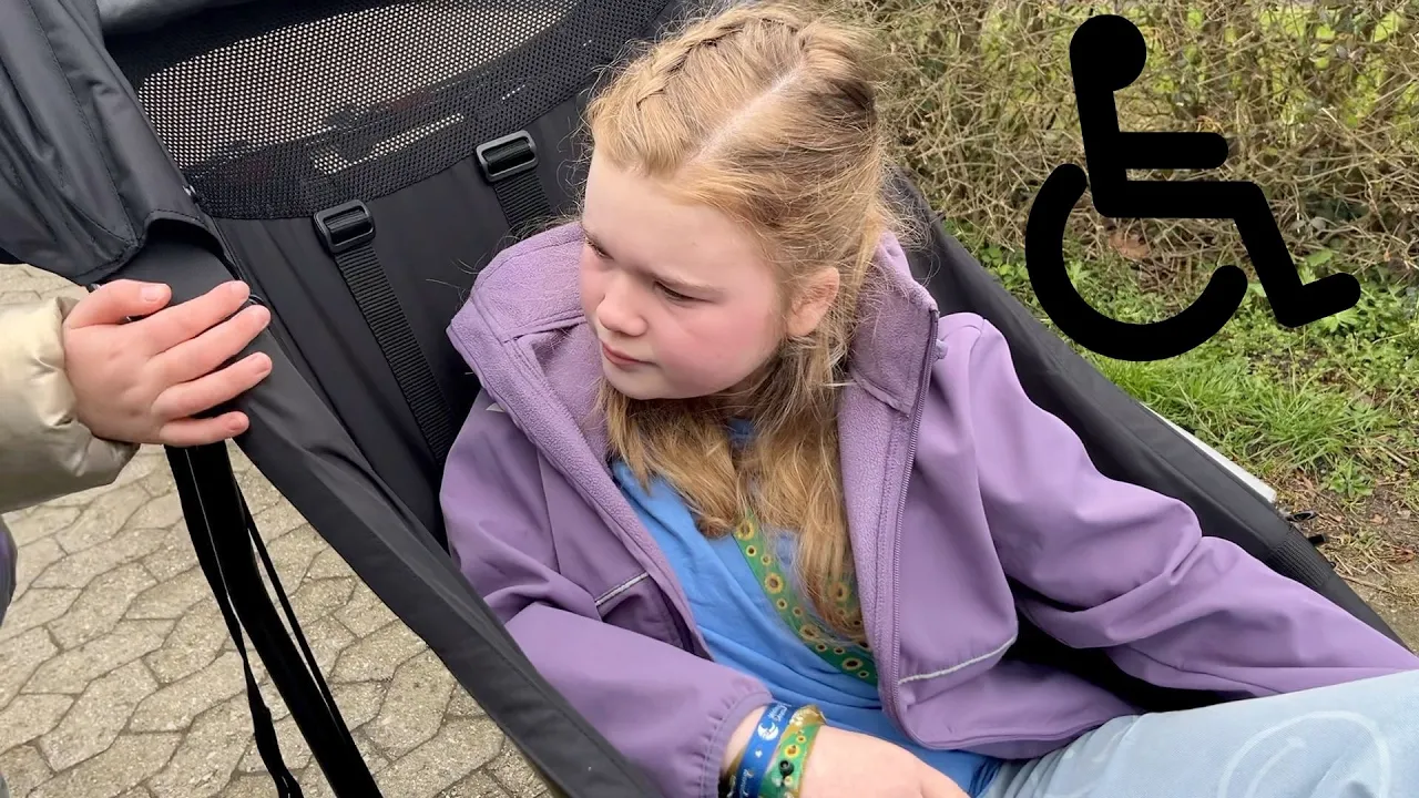 Zoe får endelig hendes HANDICAP Klapvogn