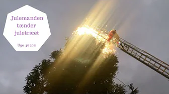 JULEMANDEN TÆNDER JULETRÆET PÅ TORVET