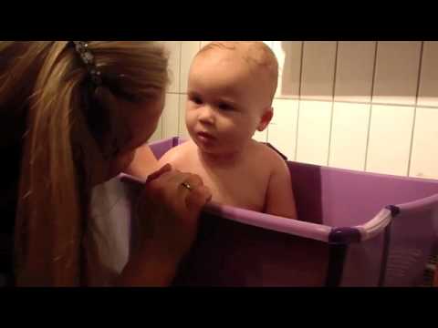 Baby's night routine - Zoe is getting ready to go to bed