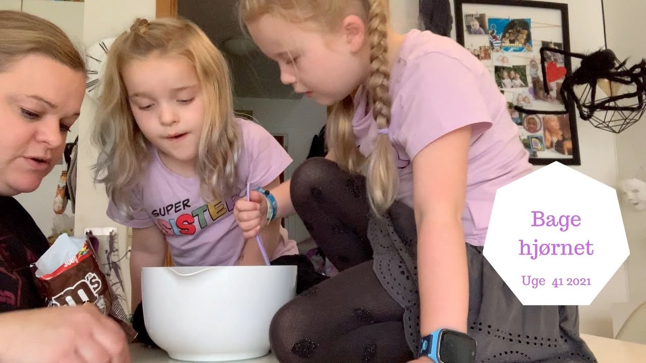 VI BAGER LÆKRE HALLOWEEN KAGER