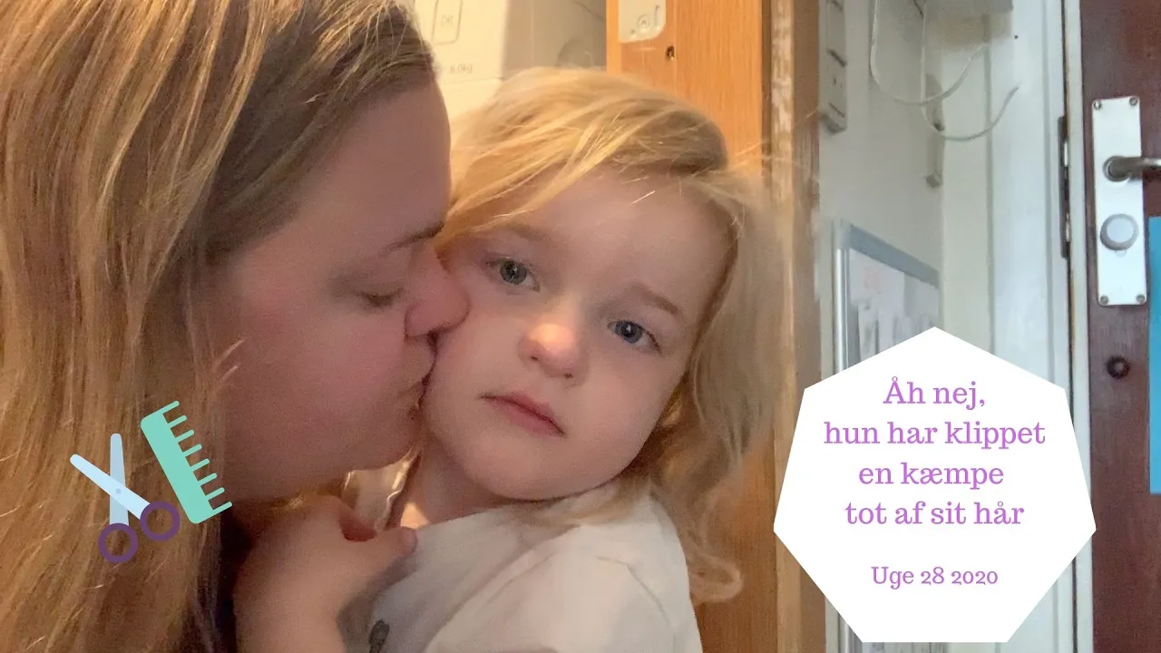 ÅH NEJ, HUN HAR KLIPPET EN KÆMPE TOT AF SIT HÅR