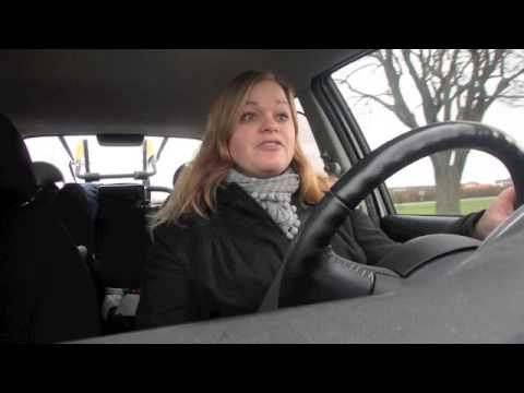 Haley likes the reflection of her self (Day 8 of our daily vlogs in December 2016)