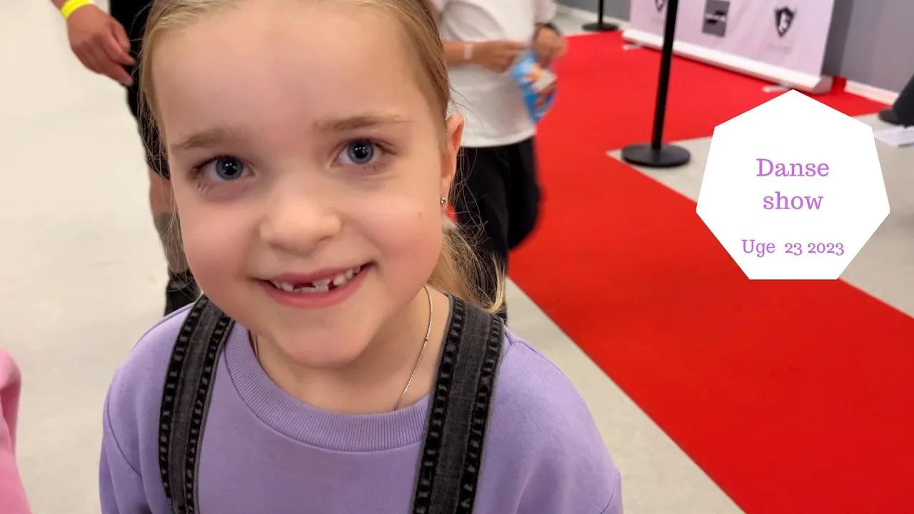 HALEY SKAL TIL KÆMPE DANSE SHOW MED DANSESKOLEN