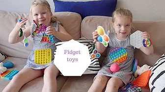 PIGERNE VISER DERES FIDGET TOYS