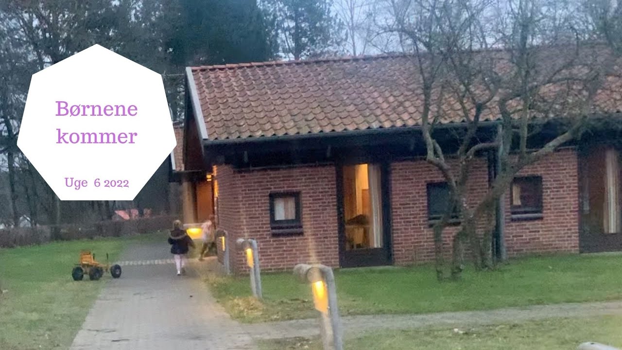 BØRNENE ANKOMMER TIL LEJR PÅ PINDSTRUP