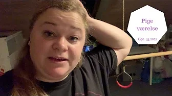 FLYTTER RUNDT PÅ PIGERNES VÆRELSE