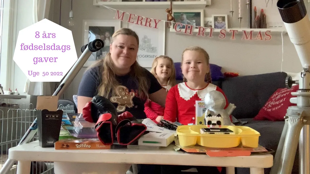 ZOE VISER SINE 8 ÅRS FØDSELSDAGS GAVER