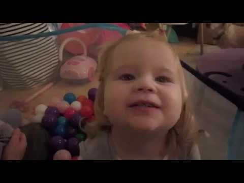 Mom gets hit in the face (Day 16 of our daily vlogs in December 2016)