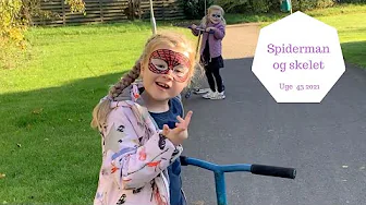 GÅTUR MED SPIDERMAN OG ET SKELET