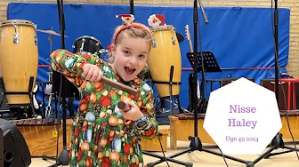 Sjove Nisse Drillerier - Haley skal optræde på sin skole