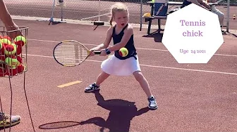 TENNIS TRÆNING OG HÆK KLIPNING