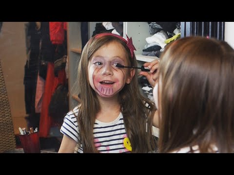 FØRSTE GANG JEG LÆGGER MAKEUP!