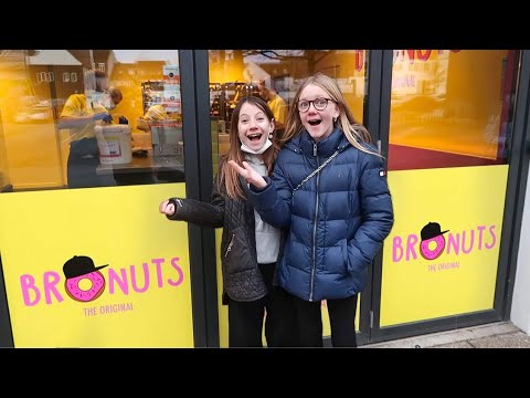 Vi smager de berømte Bronuts!