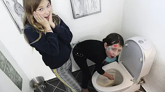 HÅNDEN NED I TOILETTET? (HVAD VIL DU HELST?)