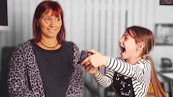 LÆGGER MIN MORS MAKEUP