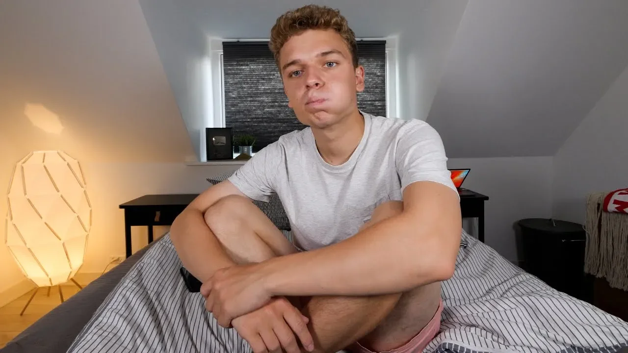 SÅDAN ER DET AT FLYTTE HJEMMEFRA