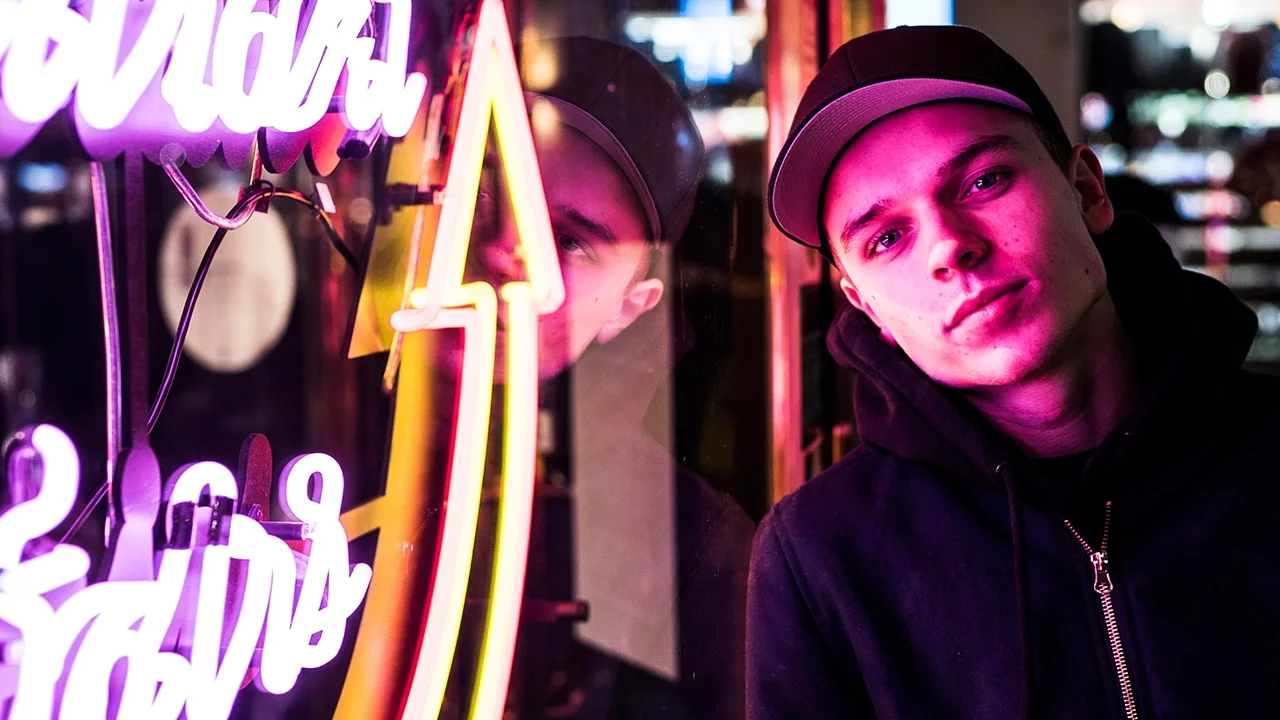 PÅ EVENTYR I WONDERLAND