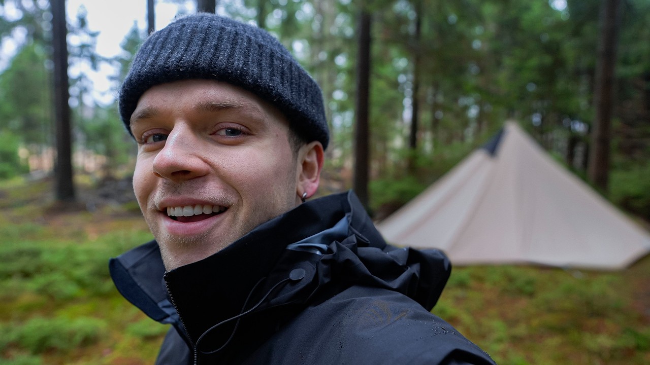 Overnatter i skoven i februar