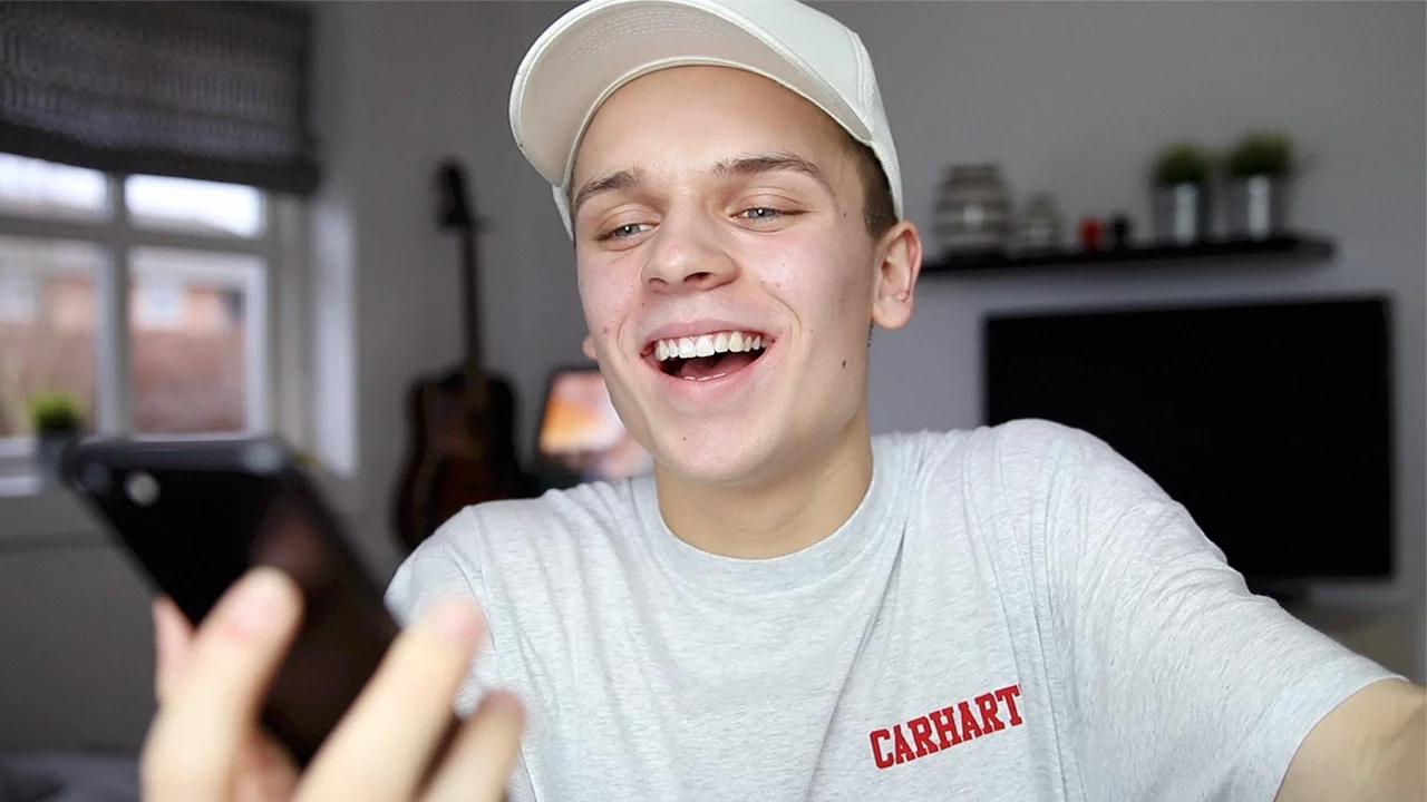 PRANK CALLER YOUTUBERE