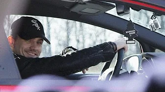 KØRER BILRÆS MOD EIQU