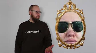 Lille Spejl På Væggen Der