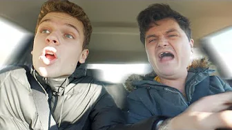 RASMUS LÆRER MIG AT KØRE BIL