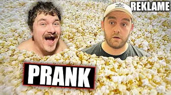 POPCORN PRANK I HELE HANS HJEM