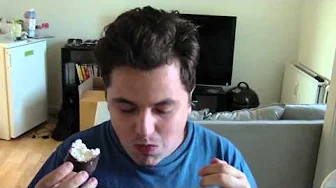 12 Flødeboller på 1 minut. - Casper Udfordres