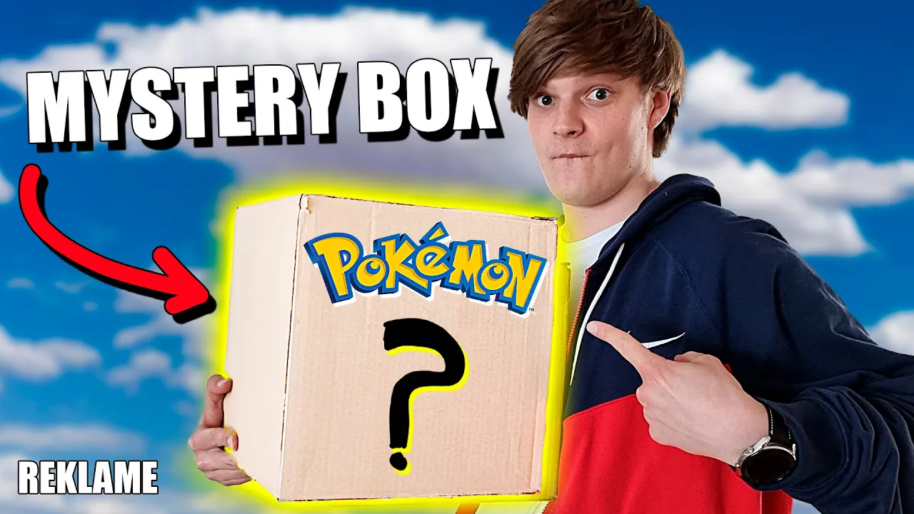 EN KASSE FYLDT MED POKEMON KORT