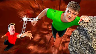 Cap og jeg er CHAINED TOGETHER