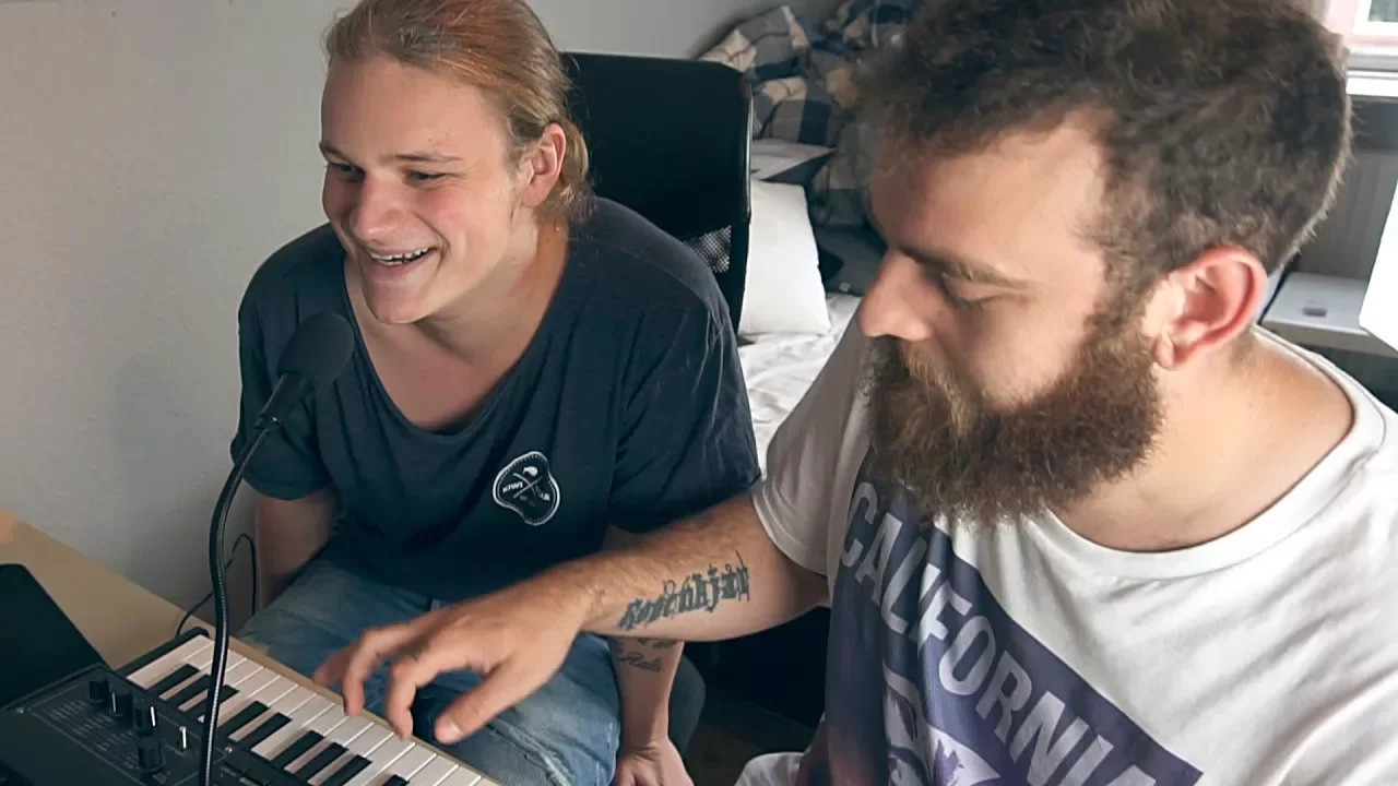 LAVER 80'ER MUSIK MED MATIVI