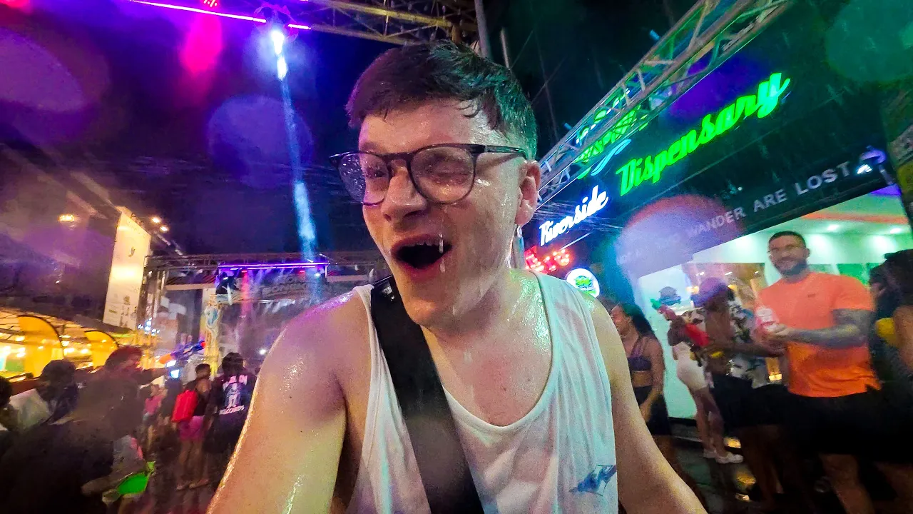 Rot og jeg ender i Thailands STØRSTE VANDKAMP!