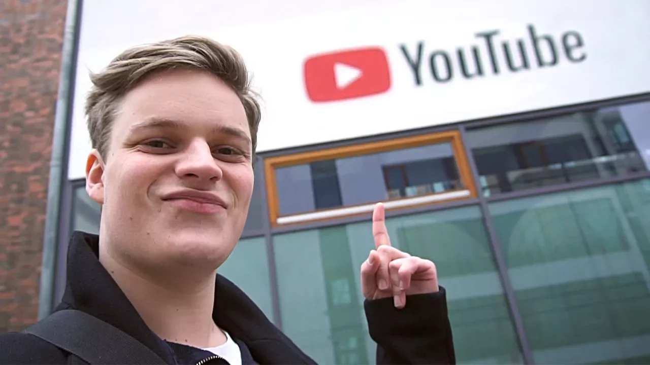 BESØGER YOUTUBE MED RASMUS