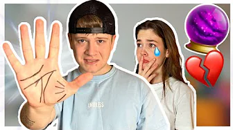 VI BESØGTE EN HÅNDLÆSER (Kamilla Græd..)