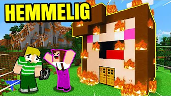 Dortes HEMMELIGE BASE I Minecraft!!