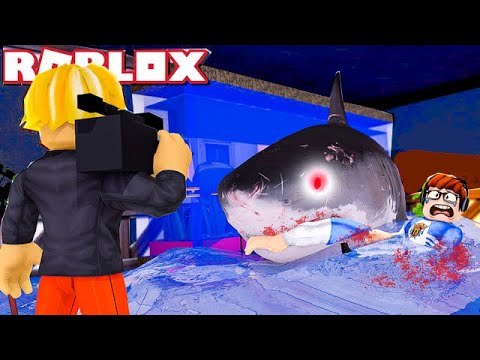 Tur på Akvariet, MEN SPØGELSES HAJ ER EFTER OS?! :: Roblox Aquarium Story Dansk